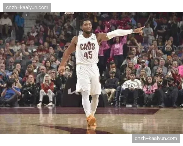 米切尔骑士关键球先生 三分球总命中数暂列联盟榜首